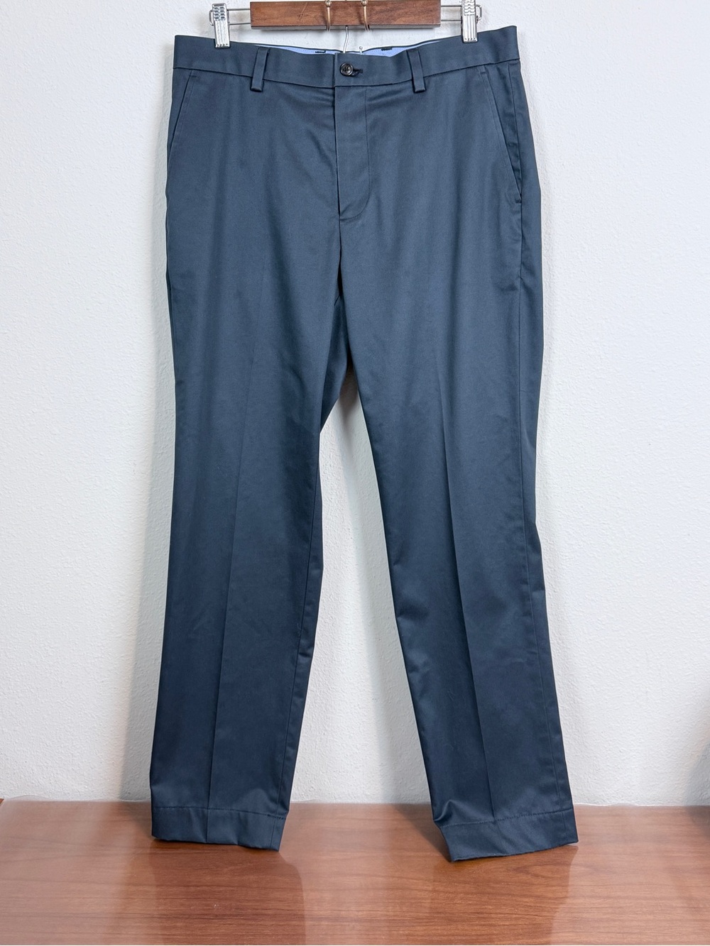 Brooks Brothers Light Weight Advantage Navy Chinos Slim Fit 33x32